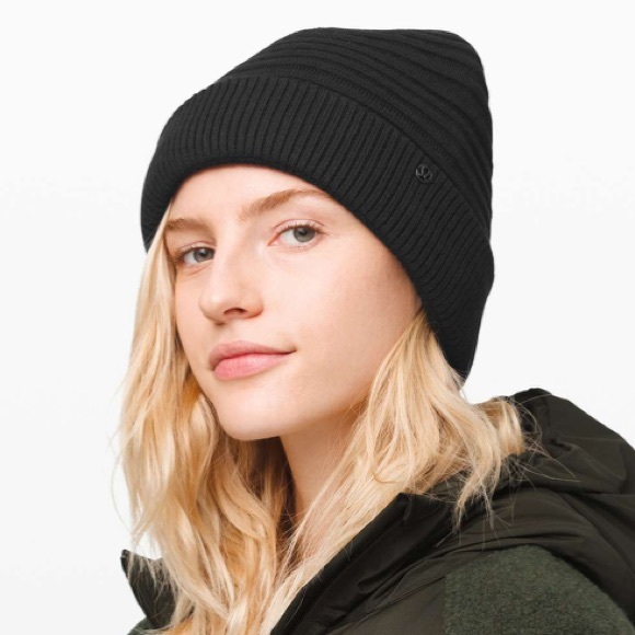 lululemon athletica Accessories - Lululemon Sweet and Sherpa Beanie